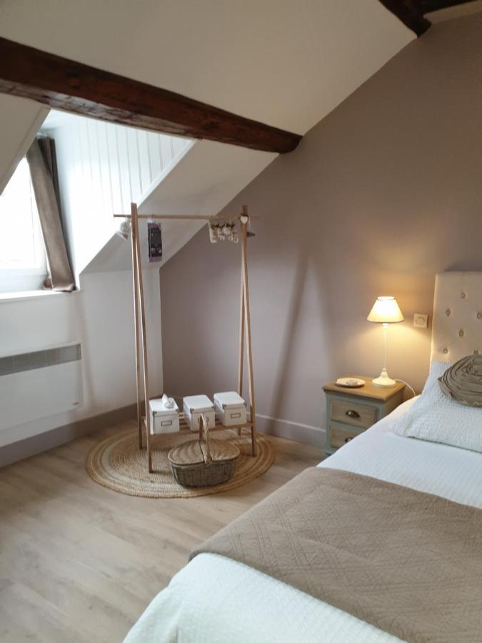 D'Anciennes "Chambres De Bonnes" Honfleur Esterno foto