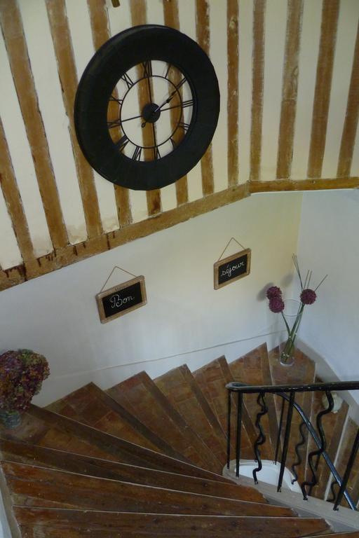 D'Anciennes "Chambres De Bonnes" Honfleur Esterno foto