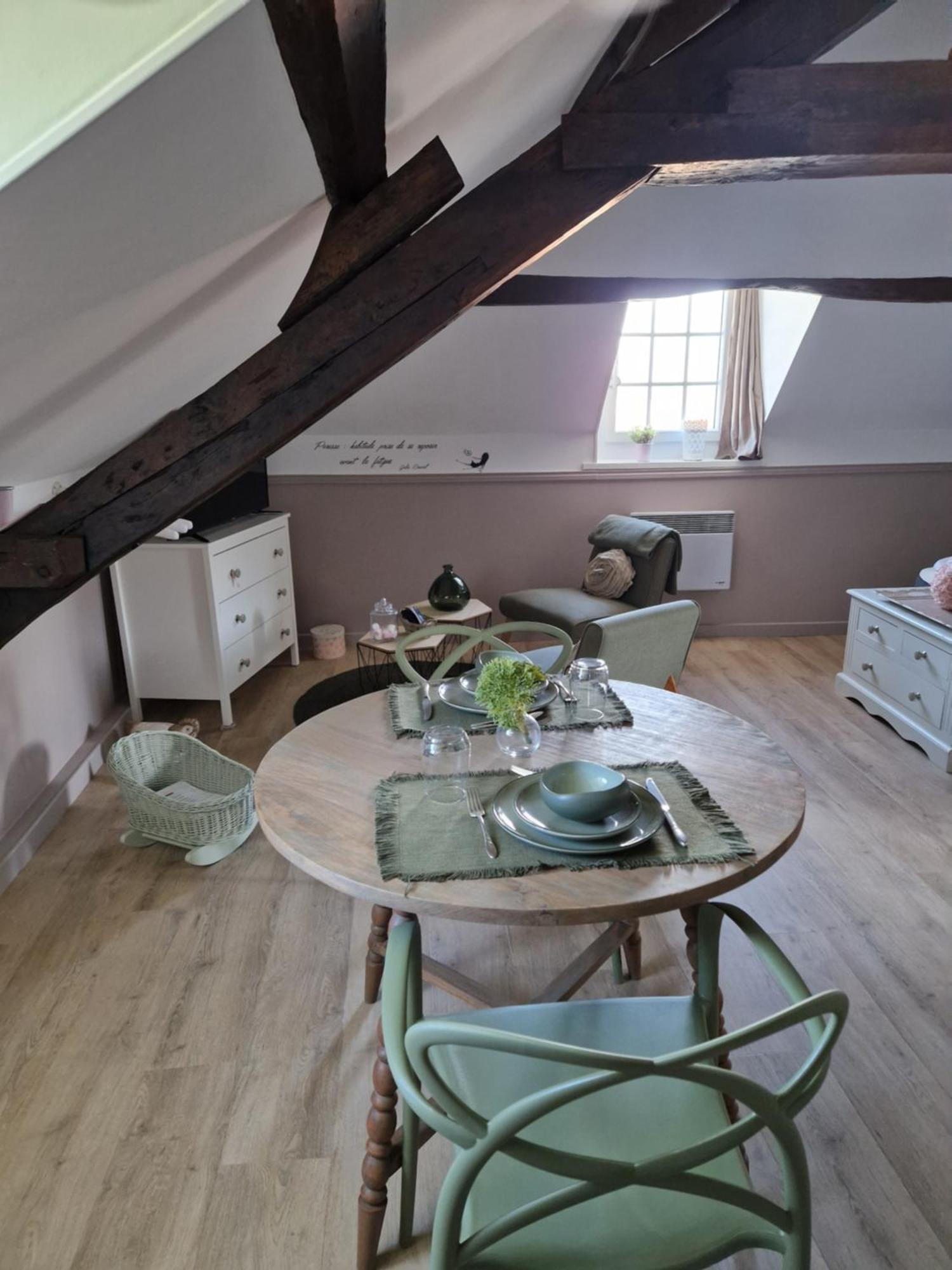 D'Anciennes "Chambres De Bonnes" Honfleur Esterno foto