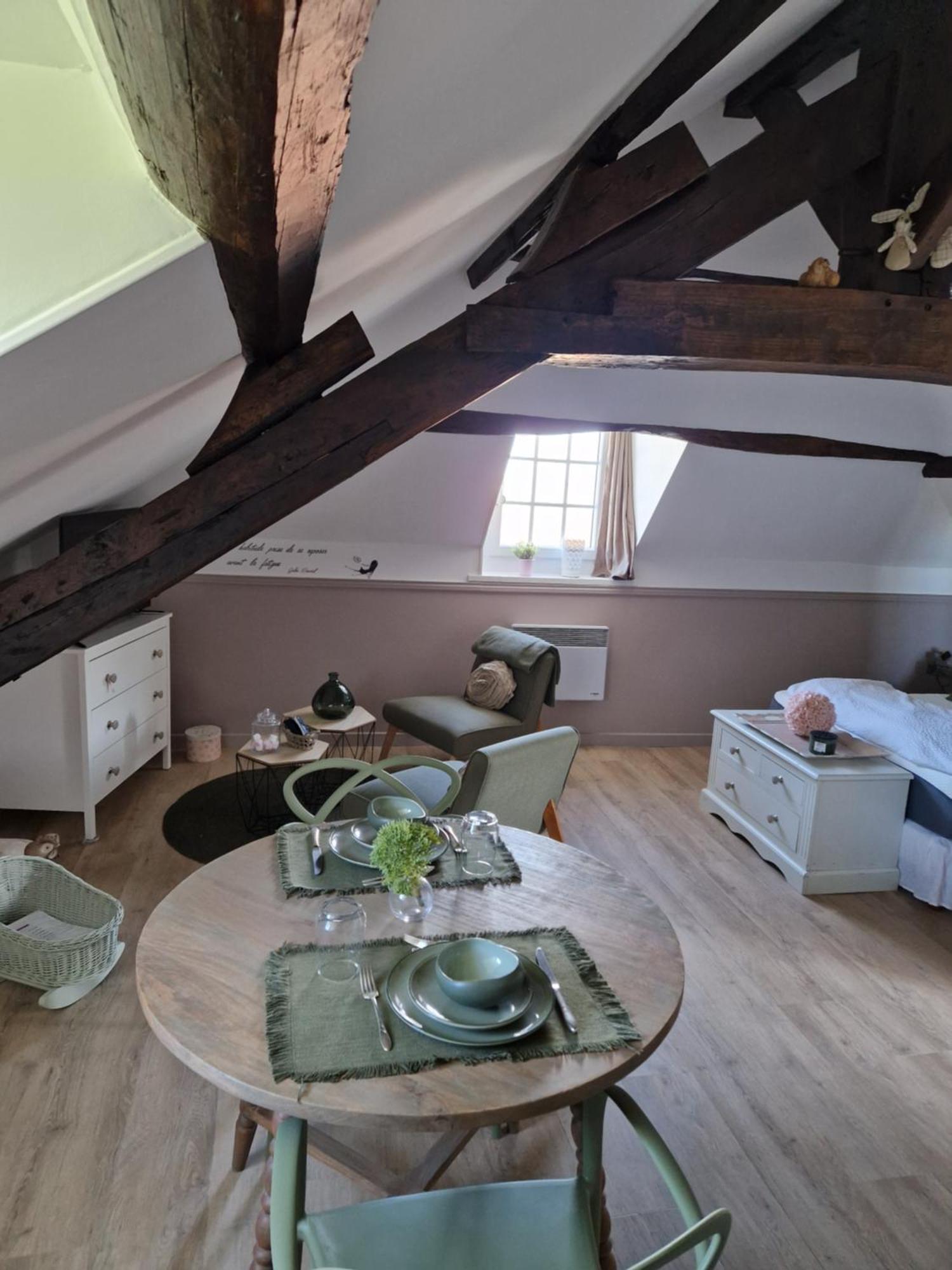D'Anciennes "Chambres De Bonnes" Honfleur Esterno foto